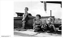 Load image into Gallery viewer, Sabine Weiss - The Poetry of the Instant