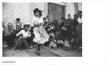 Load image into Gallery viewer, Sabine Weiss - The Poetry of the Instant