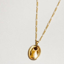 Load image into Gallery viewer, Wolf Circus Theo Pendant Gold
