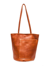 Load image into Gallery viewer, Erin Templeton - Bucket Bag Caramel
